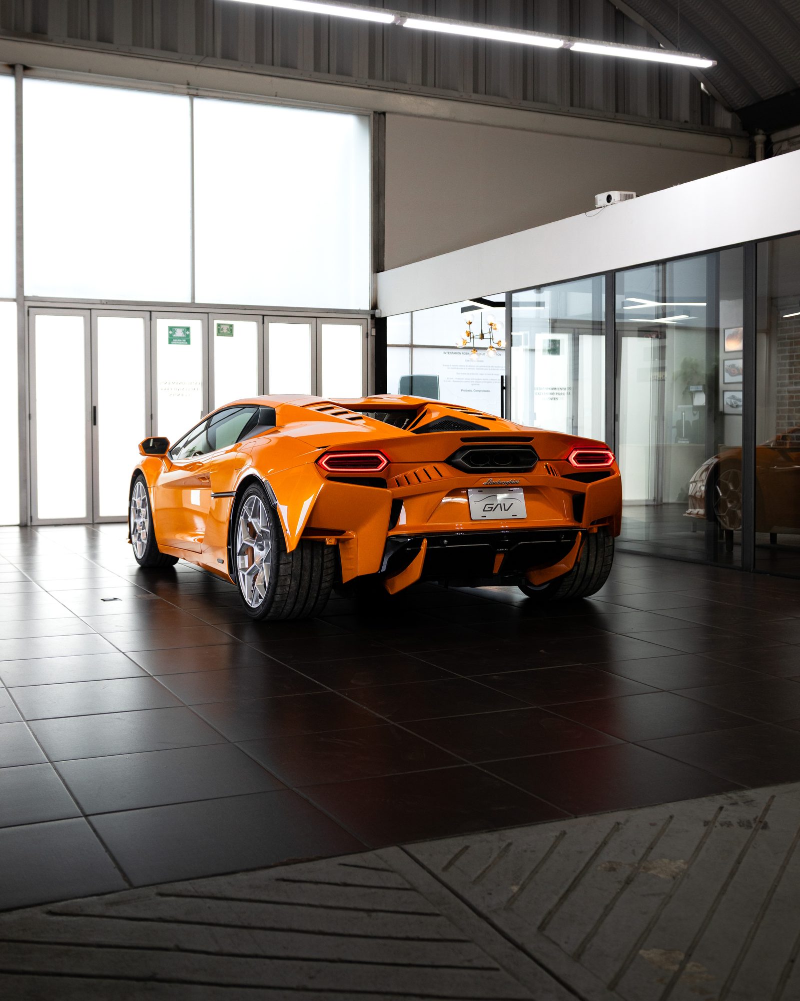 Lamborghini Temerario naranja detallado por GAV Detailing