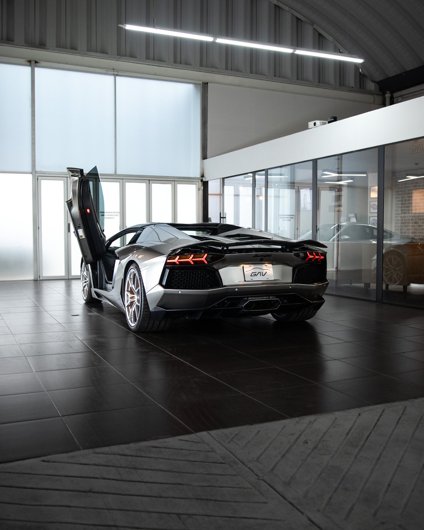 Lamborghini Aventador vista trasera protegido con Paint Protection Film por GAV Detailing