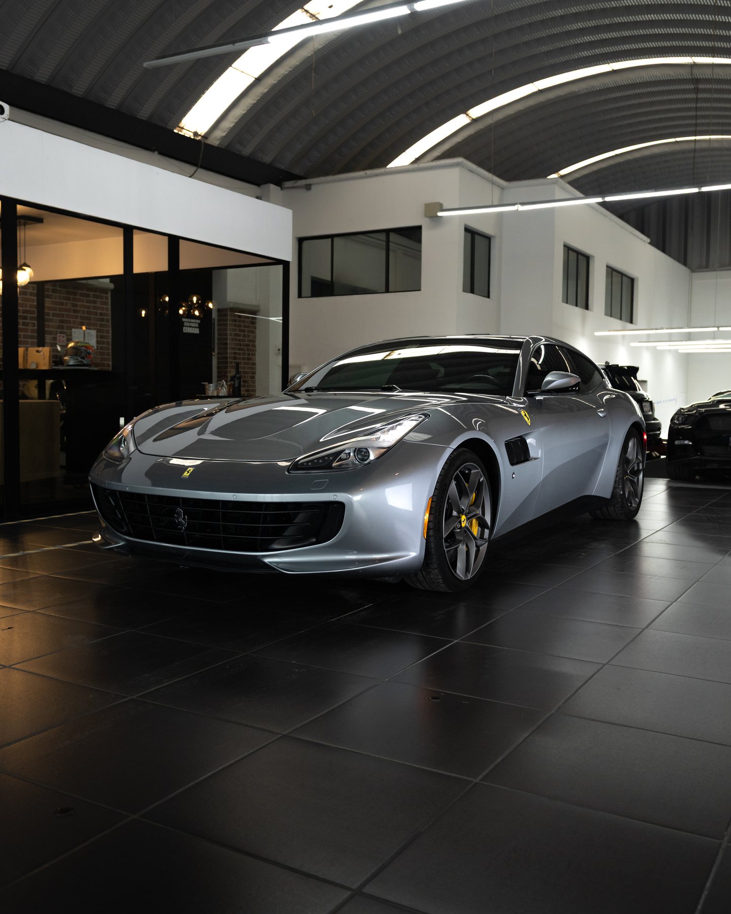 Ferrari GTC4Lusso con acabado NGENCO por GAV Detailing