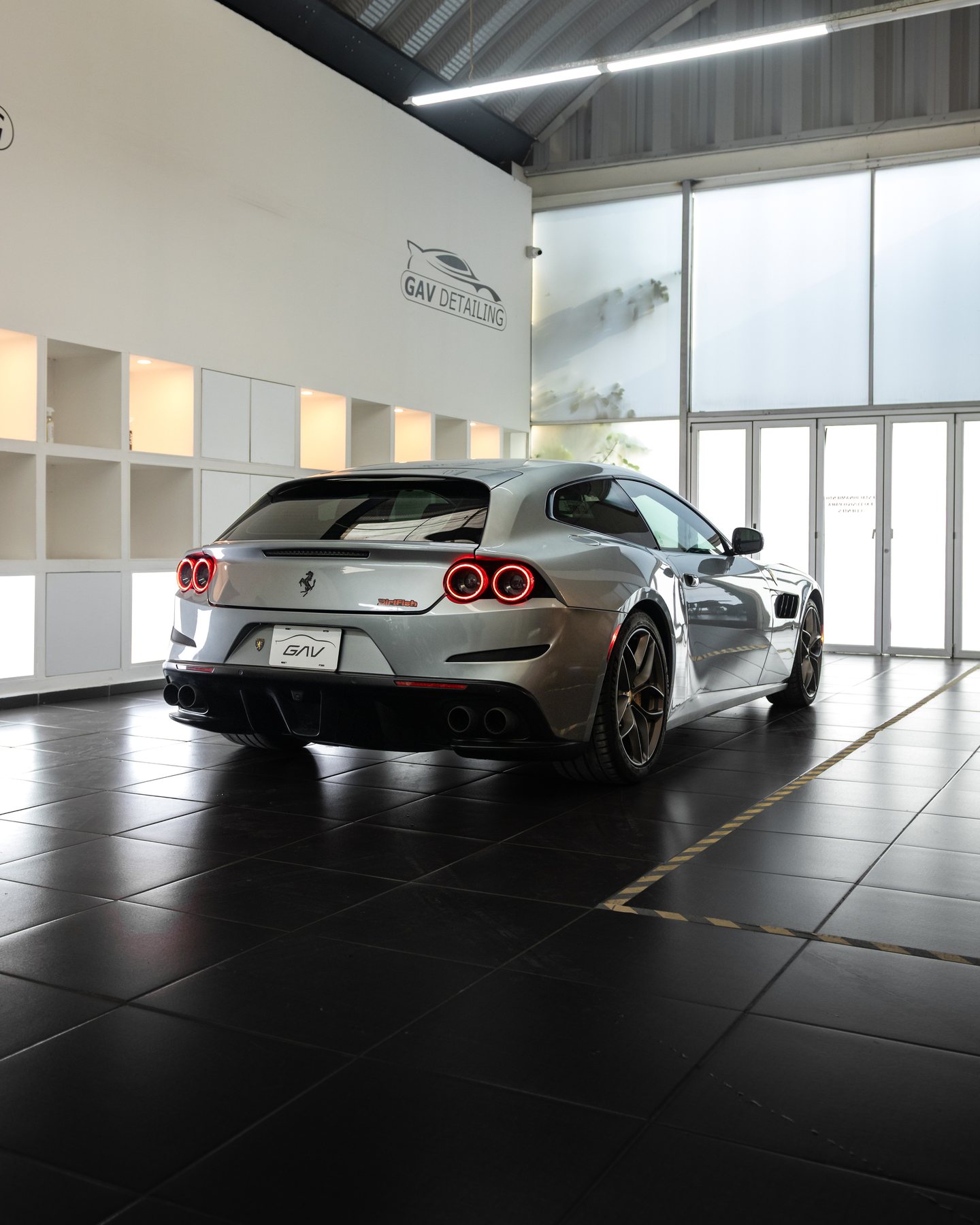 Ferrari GTC4Lusso vista trasera con acabado NGENCO por GAV Detailing