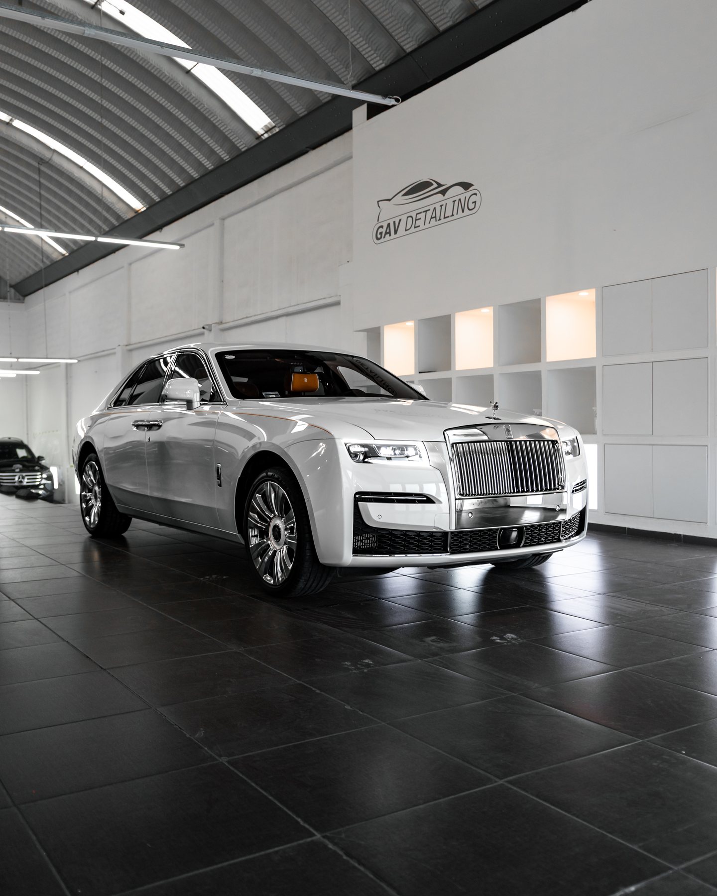 Rolls-Royce Ghost blanco detallado por GAV Detailing